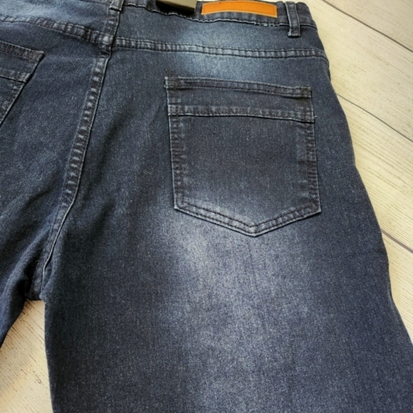 Men's Distressed Denim Shorts - Dark Blue Size 34 and 36 Available - Picture 10 of 11